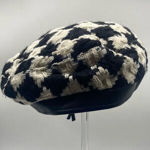Houndstooth Beret
